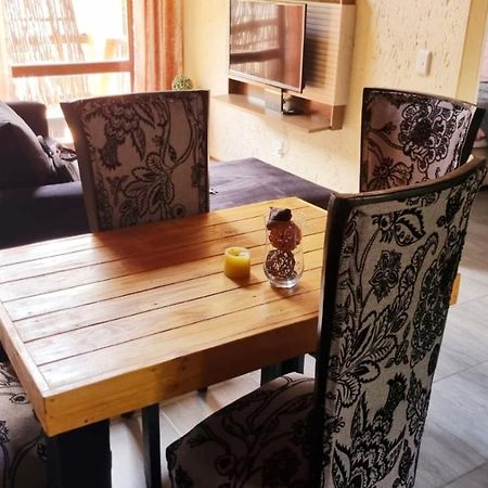 Merry Monte Casino Lodge House In Fourways Sandton Exterior photo